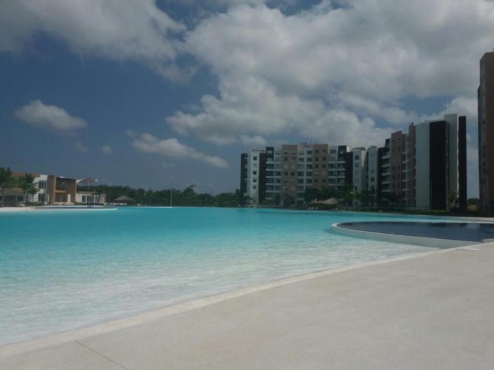 Departamento En Cancun Con 7 Albercas Tipo Playa Y Laguna Экстерьер фото